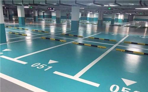 乌兰乌兰环氧地坪中涂：构筑坚固地面的关键环节